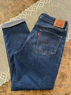 Levi’s Mid-Rise Cropped Cuffed Stretch Jeans size 30